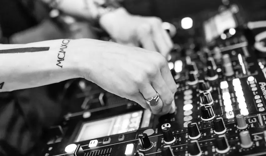 equipo-dj-behringer